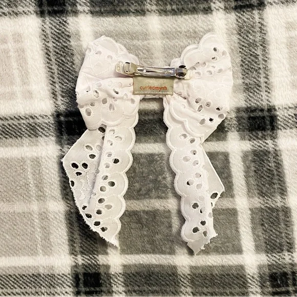 Anthropologie Curried Myrrh Daisy White Lace Hair Bow  display picture 3